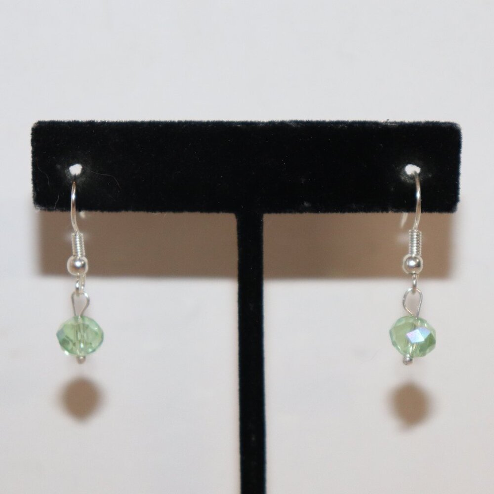 NWOT Silver and green Crystal dangle earrings 1"